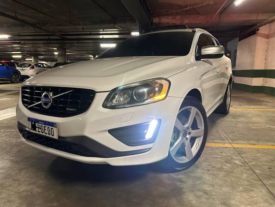 VOLVO XC60 2.0 T5 R DESIGN TURBO GASOLINA 4P AUTOMÁTICO
